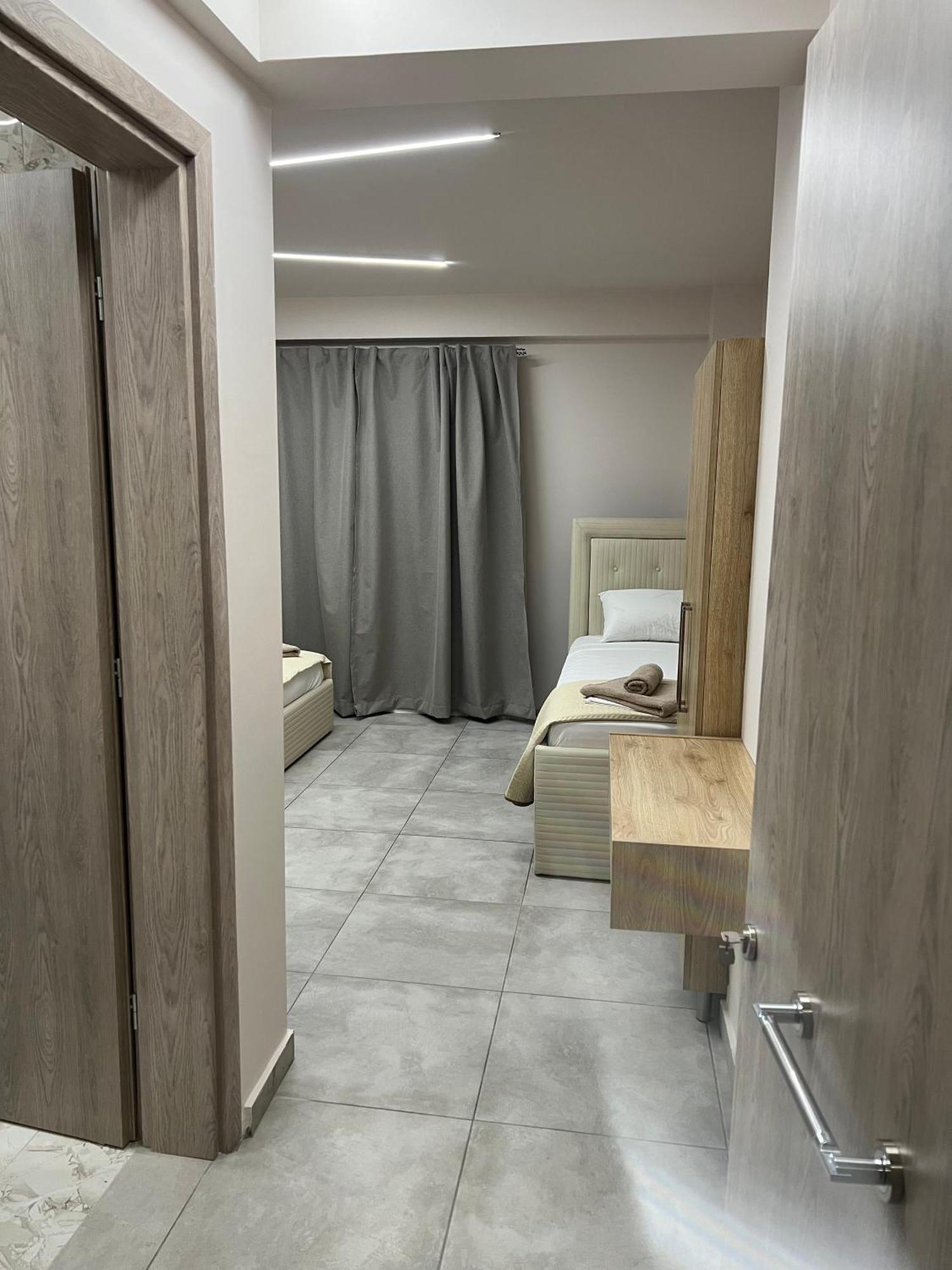 فندق F&M House Semi Basement سارتي المظهر الخارجي الصورة
